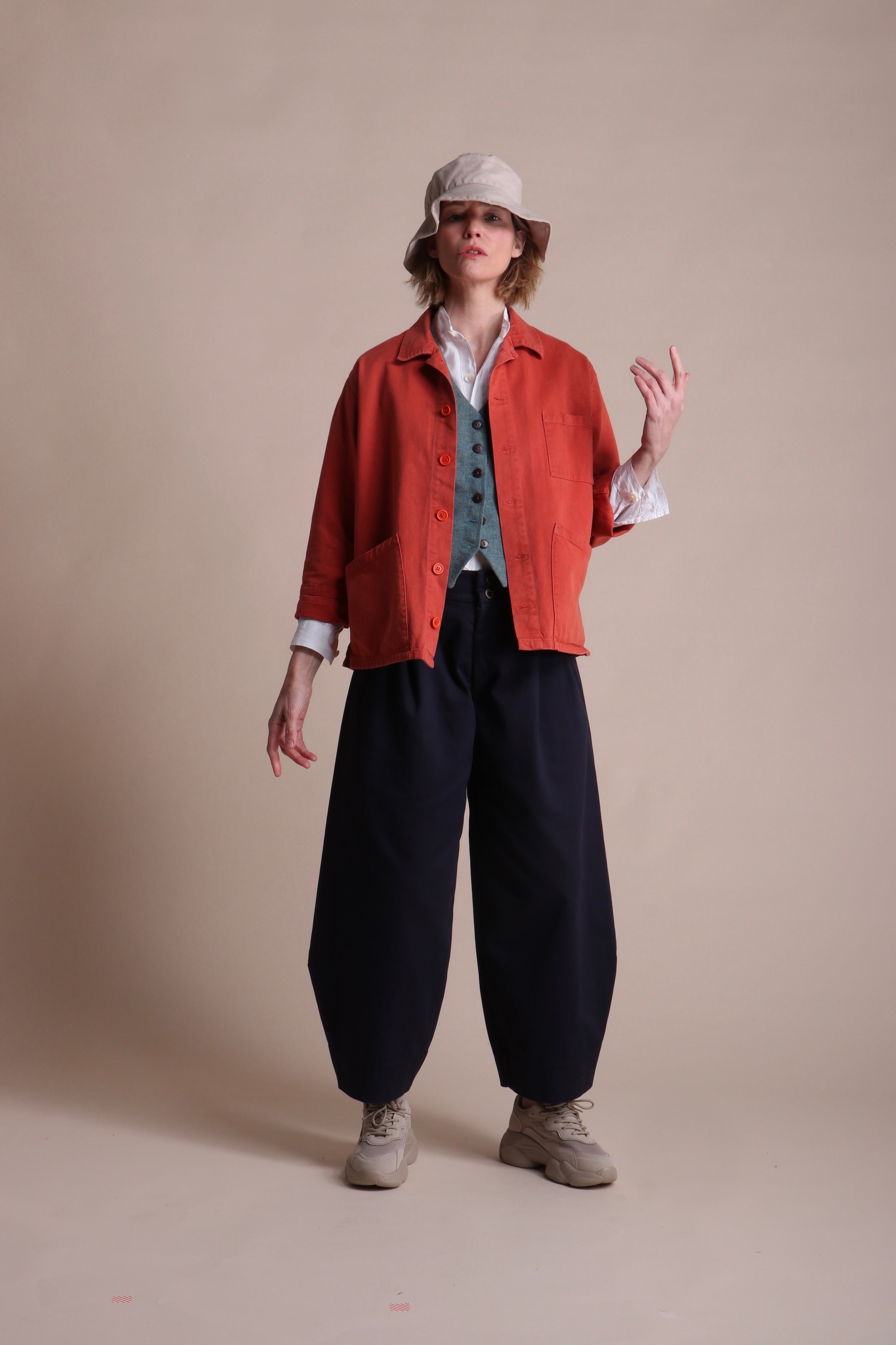Sienna is 5'6", a size 10 and wears a Small Jacket